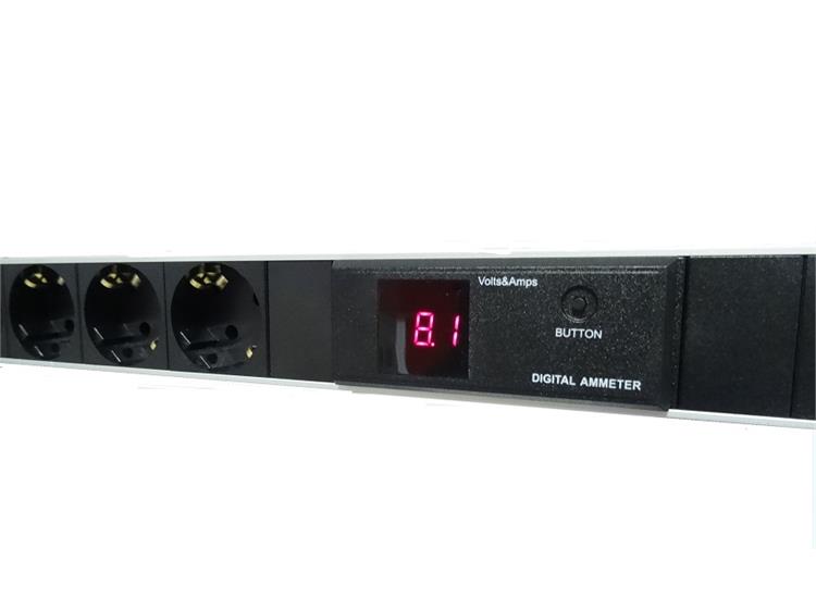 19 Powerlist 5x230V 3m kabel m amp + volt meter